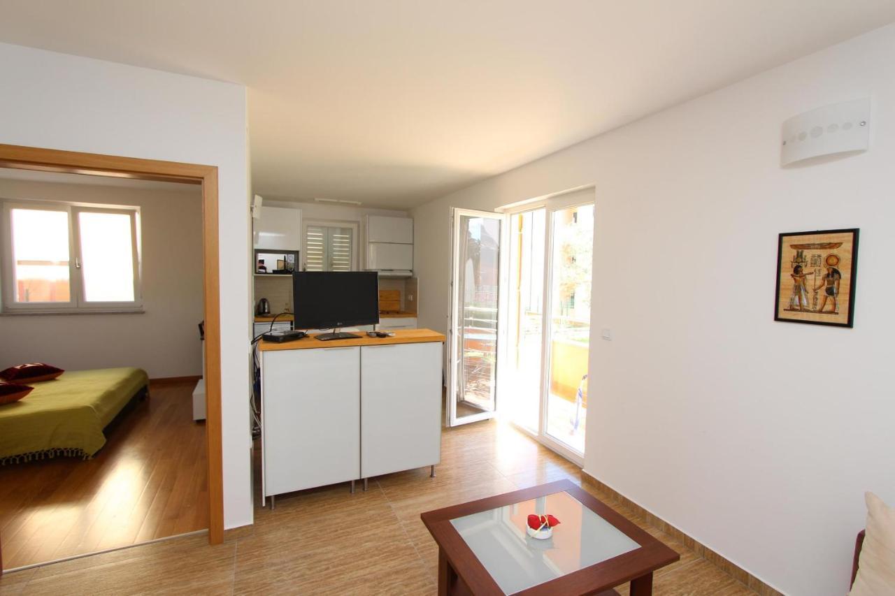 רוביני Apartments Hanna מראה חיצוני תמונה